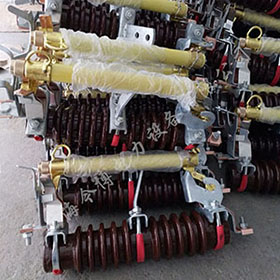 RW11-10/100a戶（hù）內外高壓跌落式熔斷器10kv~12kv令克開關（guān）保險